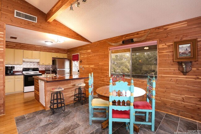 Building Photo - 1087 Driftwind Dr