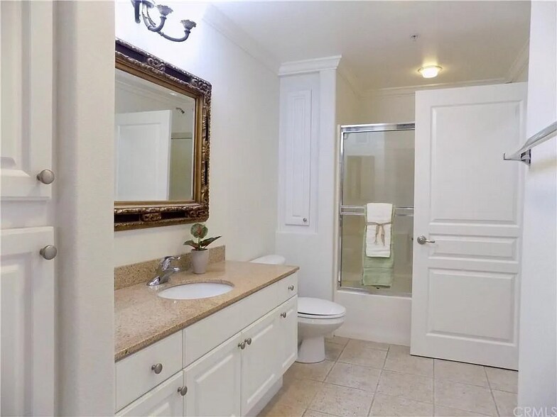 Building Photo - 2207 Watermarke Pl