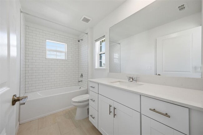 Building Photo - 10848 Fanning Spgs Ln