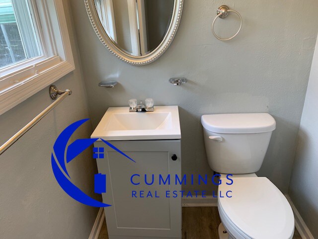 Building Photo - Nice Three Bedroom With Tons of Storage