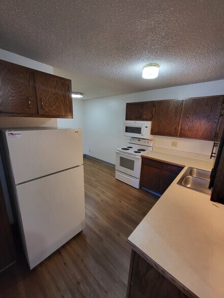 Kitchen - 1408 Canby St
