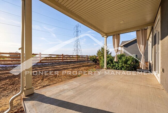 Building Photo - Stunning Home with Central AC and 2-Car Garage