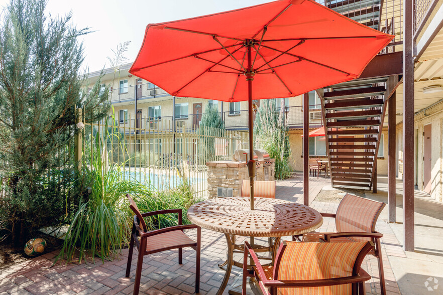 Primary Photo - Courtyard at Cherry Creek