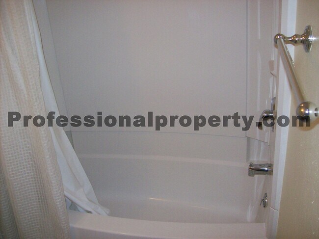 Building Photo - FOU1242
