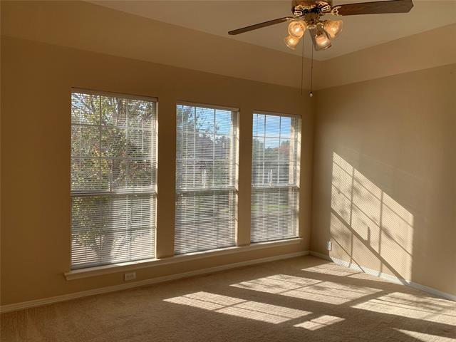 Building Photo - 1005 S Hollow Dr
