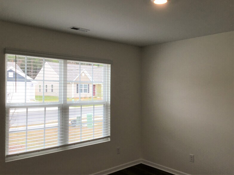 Building Photo - 1220 Dogwood Neck Dr