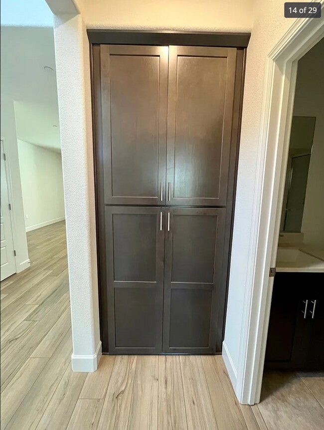 Building Photo - North Lake (Natomas) 4/3+ HUGE Bonus!  WATER VIEW!! - Please read entire ad for viewings!