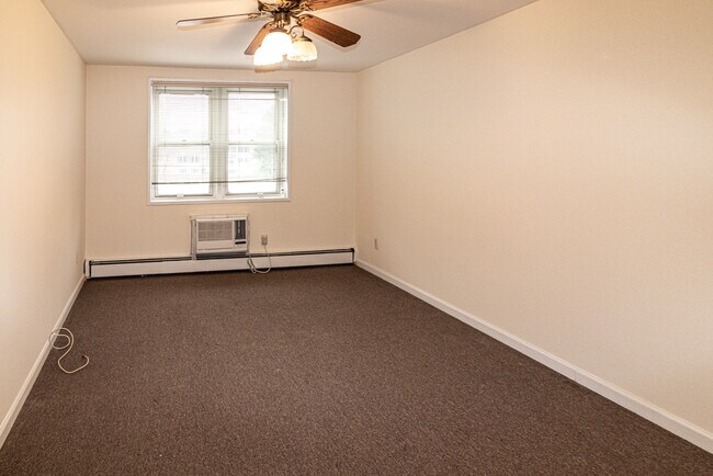 Bedroom - 140 Grove St