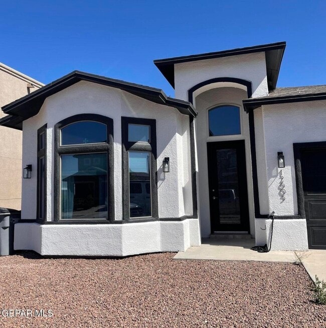 Building Photo - 12605 Azulejos St