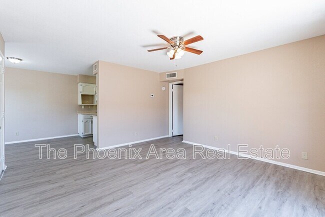 Building Photo - 16657 E Gunsight Dr