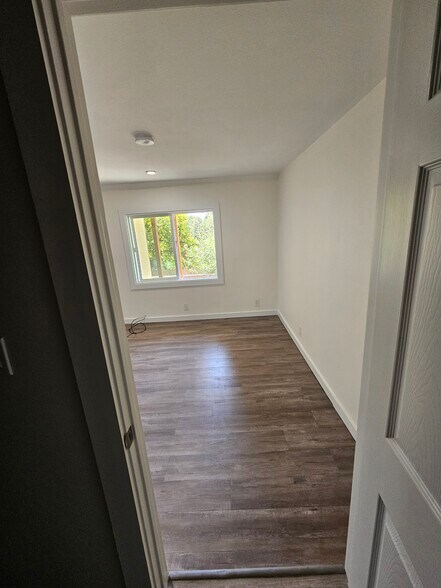 Building Photo - 9411 Castlewood St