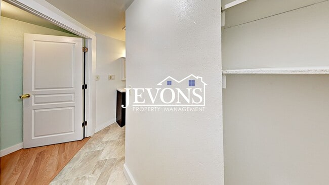 Building Photo - Pet-friendly single-family home in Tieton ...