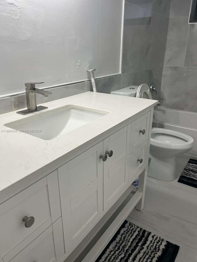 Building Photo - 9787 Riverside Dr