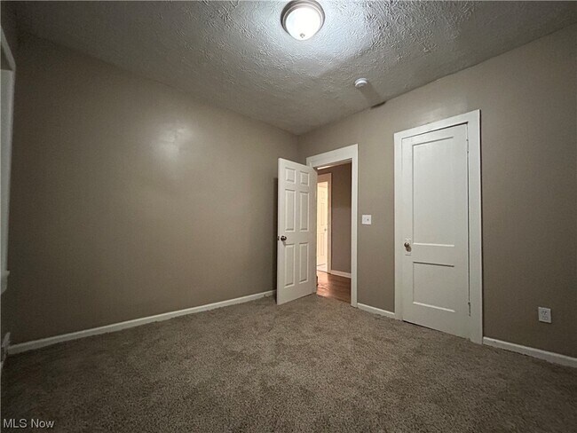 Building Photo - 3415 Altamont Rd