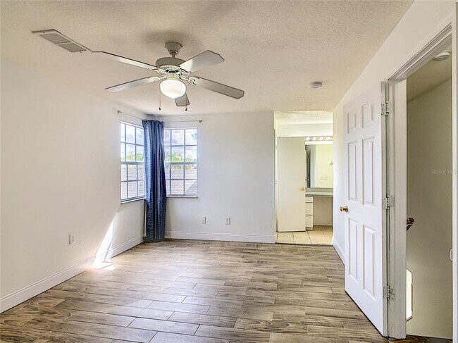 Building Photo - 111 Washington Palm Loop
