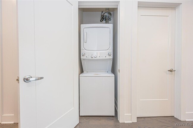 Building Photo - 1020 Elmwood Ave