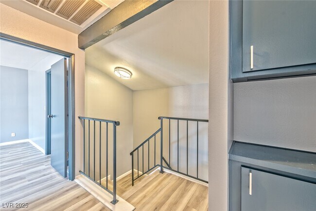 Building Photo - 7216 Archcrest Ave