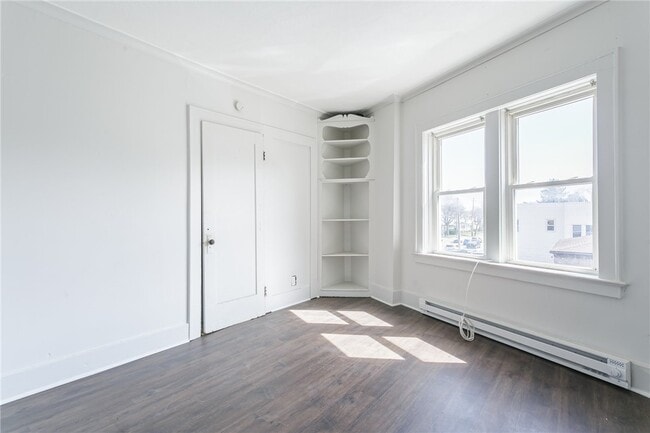 Building Photo - 85 Mapledale St