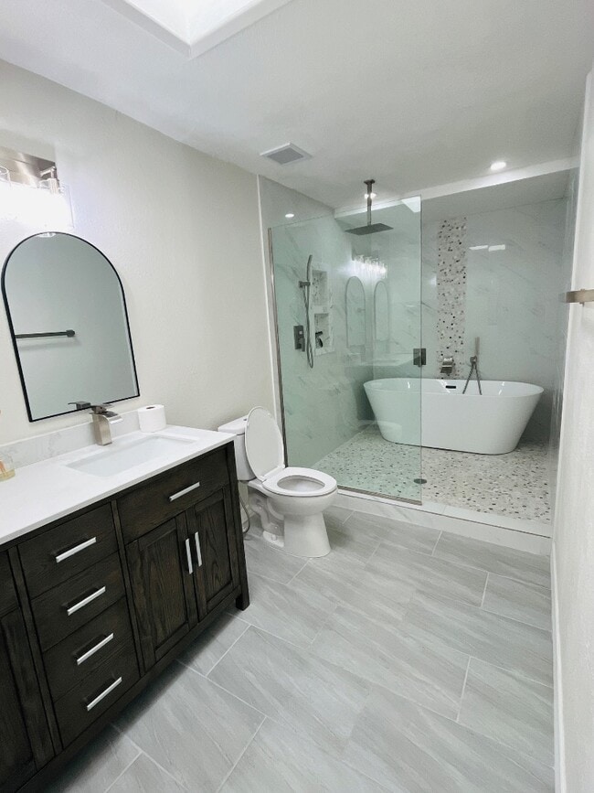 Building Photo - 6407 Los Altos Dr