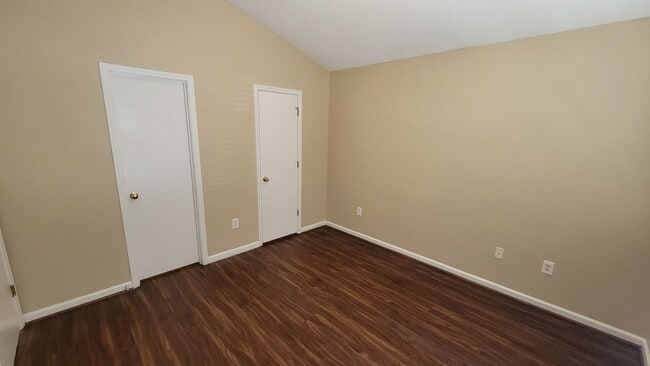 Building Photo - Price Reduction! 2 Bed, 2 Bath Home in Gre...