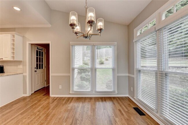 Building Photo - 10665 Wren Ridge Rd