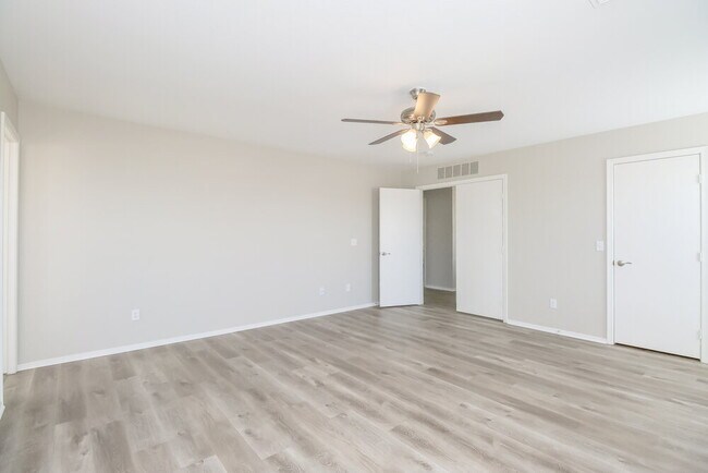 Building Photo - 2267 E 35th Ave