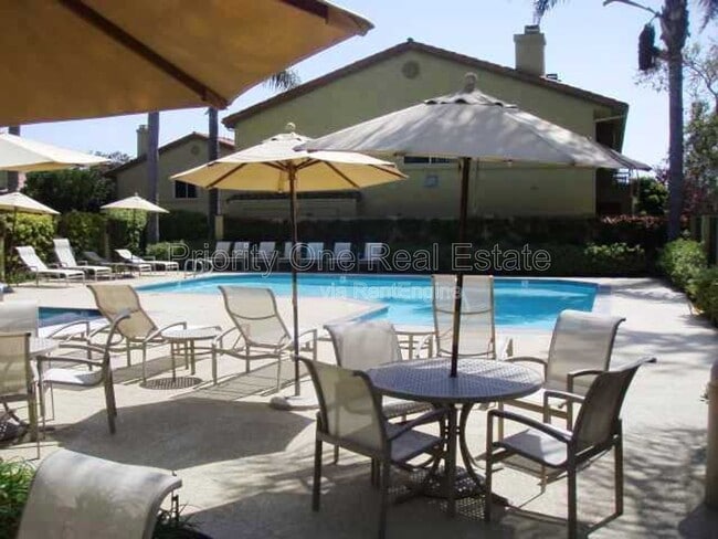 Building Photo - 7405 Charmant Dr