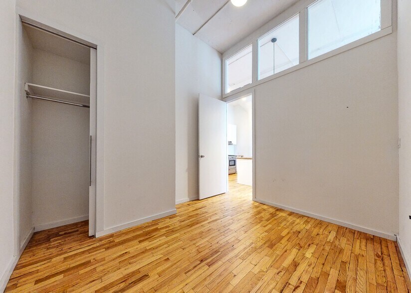 Building Photo - Seigel Street