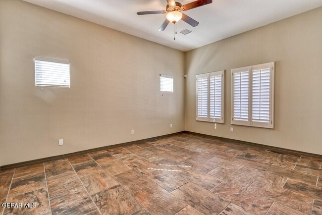 Building Photo - 3852 Loma Cortez Dr