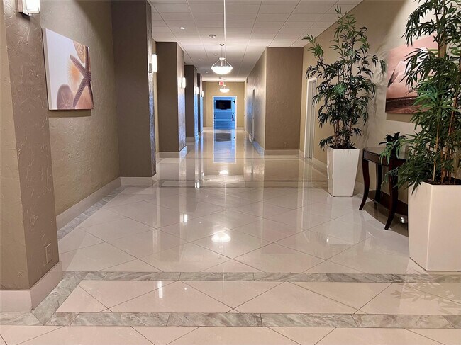 Building Photo - 4250 Galt Ocean Dr