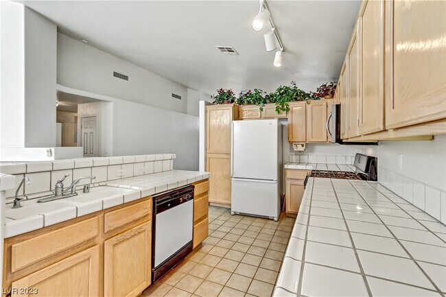 Building Photo - 3781 White Peppermint Dr
