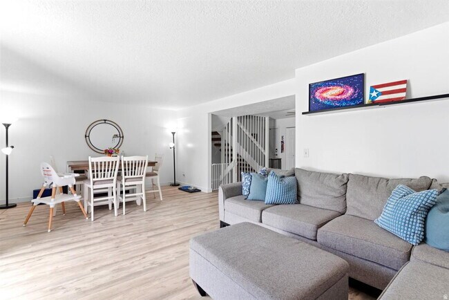 Building Photo - "Spacious 3-Bed Oasis with Fireplace & Modern Vinyl Touches in Ogden"