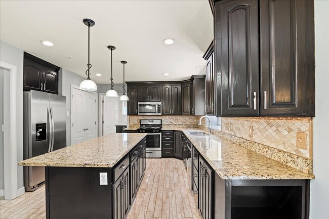 Building Photo - 1676 S Mountain Vw Cir