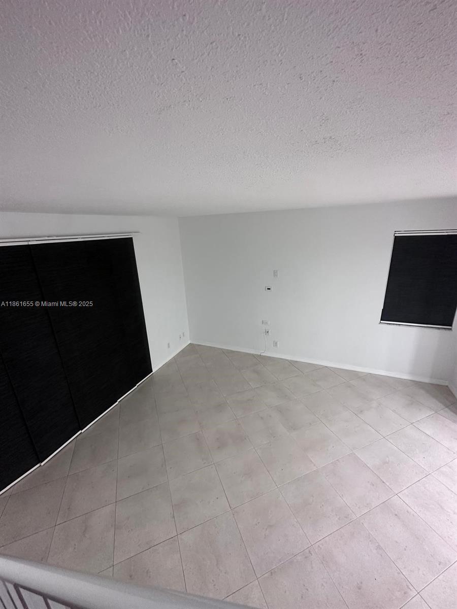 Building Photo - 991 Sevilla Cir