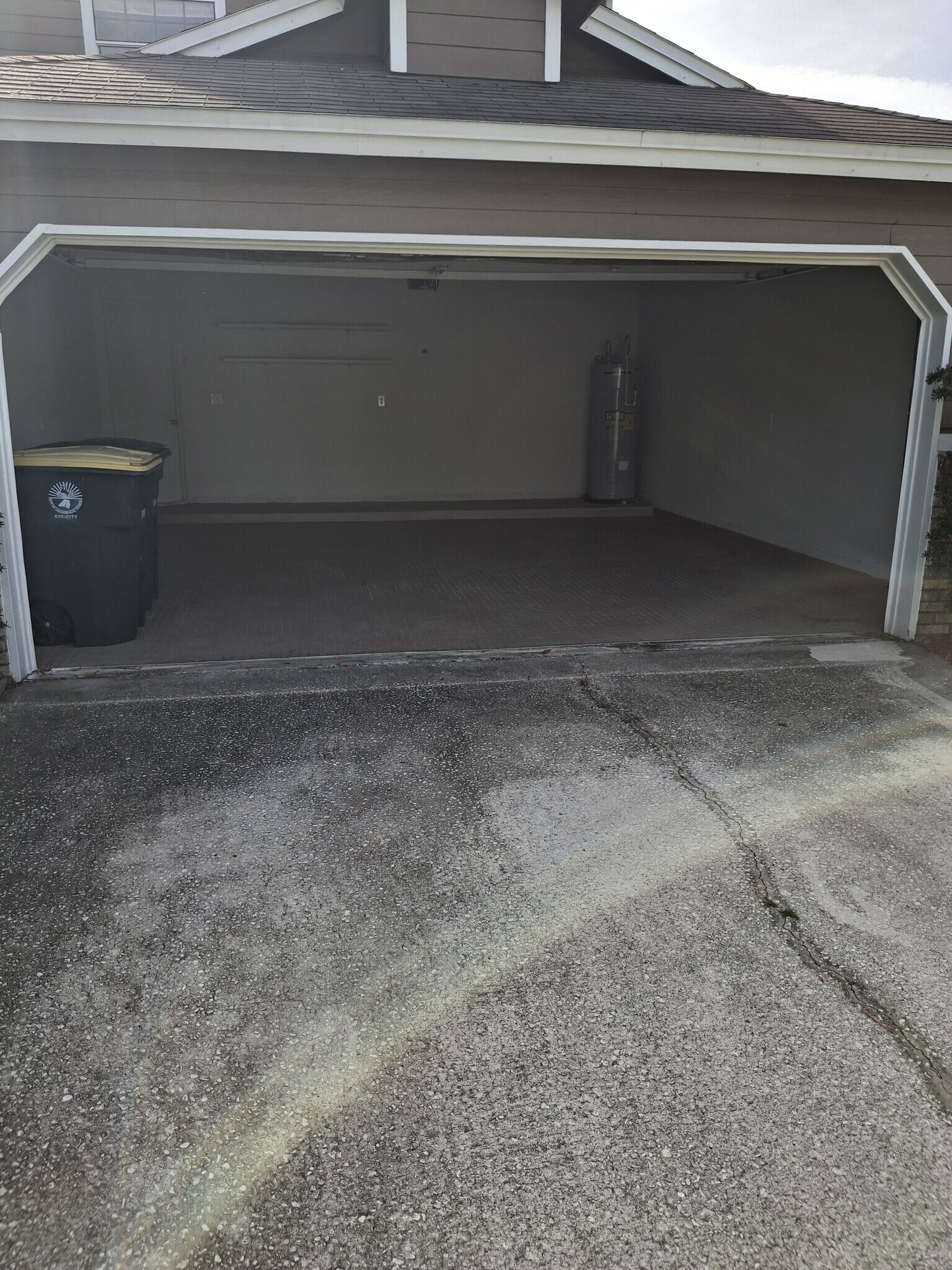 Garage - 10961 Peppermill Ln
