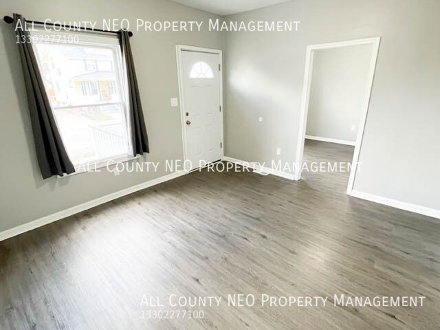 Building Photo - 2092 W 105th St