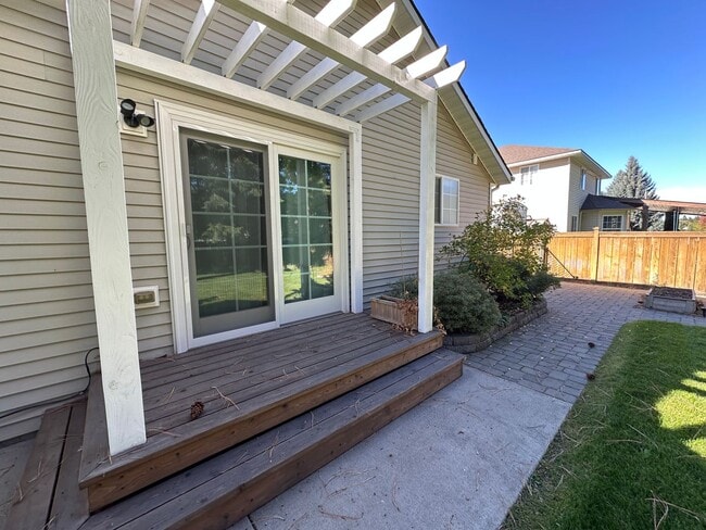 Building Photo - Coeur D'Alene Home