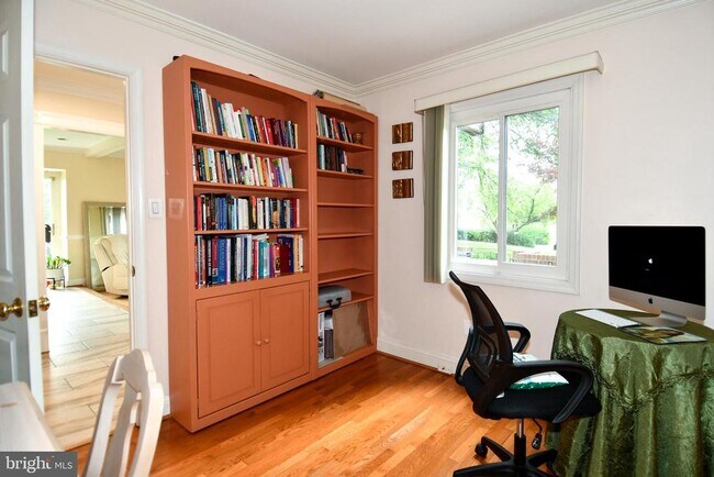 Building Photo - 9401 Hickory View Pl
