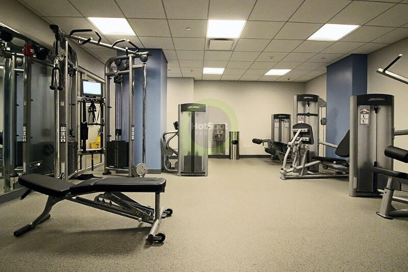 Building Photo - 210 E Chestnut St