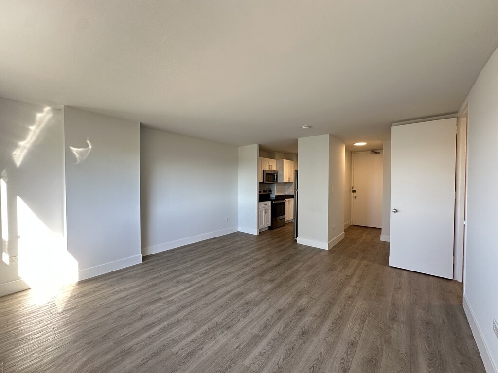 Building Photo - 1349 N Dearborn St