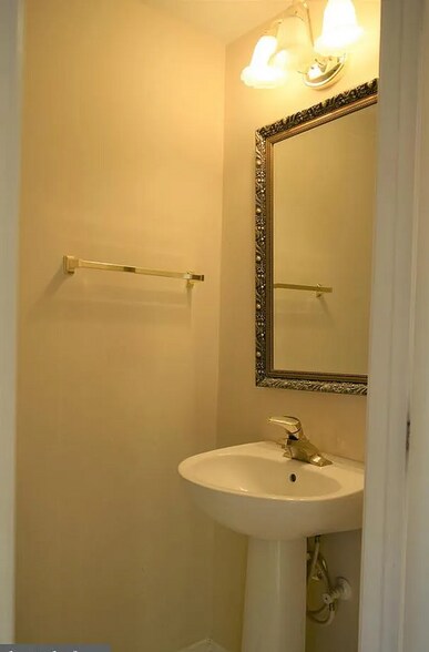 Building Photo - 13133 Rose Petal Cir