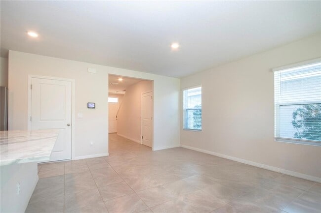 Building Photo - 3513 Hilltop Cir