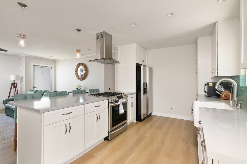 Building Photo - 1123 Balour Dr