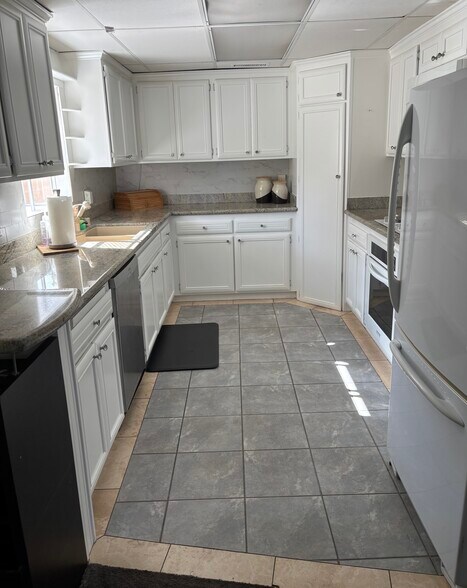 Building Photo - 4206 W Wisteria Pl