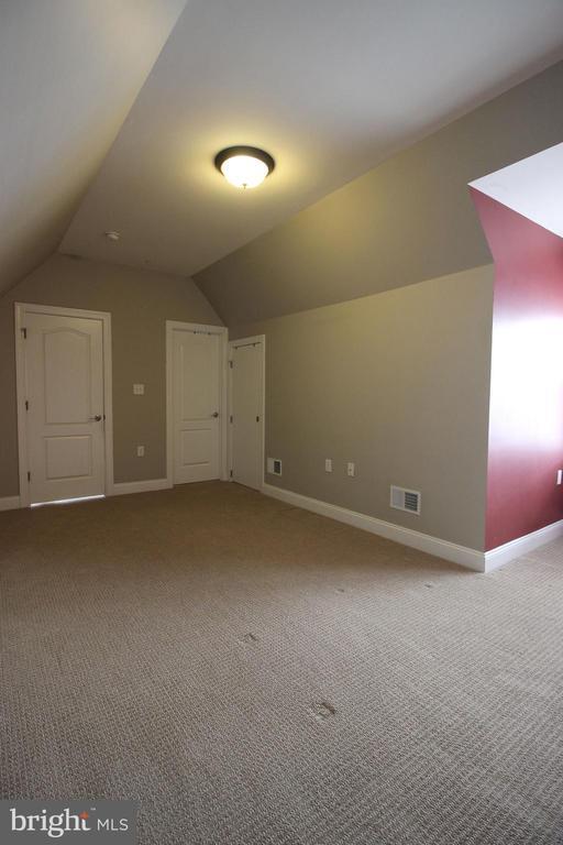 Building Photo - 421 N George Mason Dr