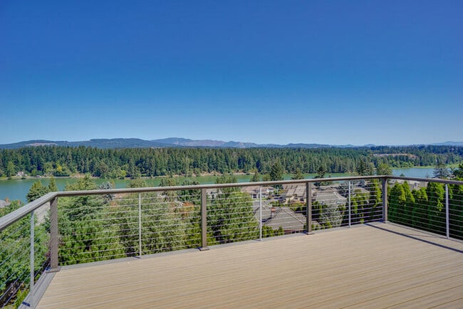 Building Photo - FOUR BEDROOM HOUSE IN LACAMAS SHORES WINTE...