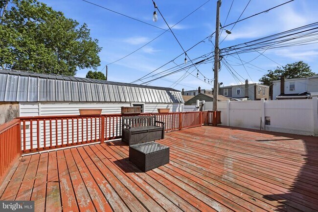 Building Photo - 1015 McClenachan Terrace
