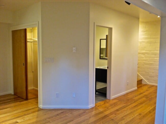 Building Photo - Spacious Two-Story Duplex Near Caledonia