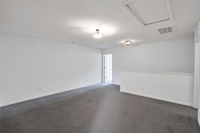 Building Photo - 7446 Hartsfield Dr