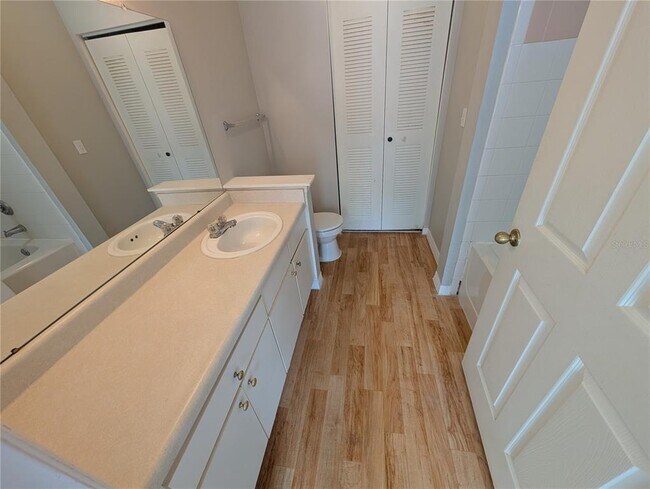 Building Photo - 10562 Windsor Lake Ct